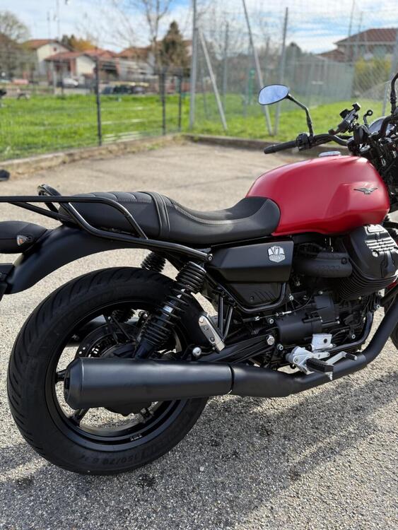 Moto Guzzi V7 Stone (2021 - 24) (4)