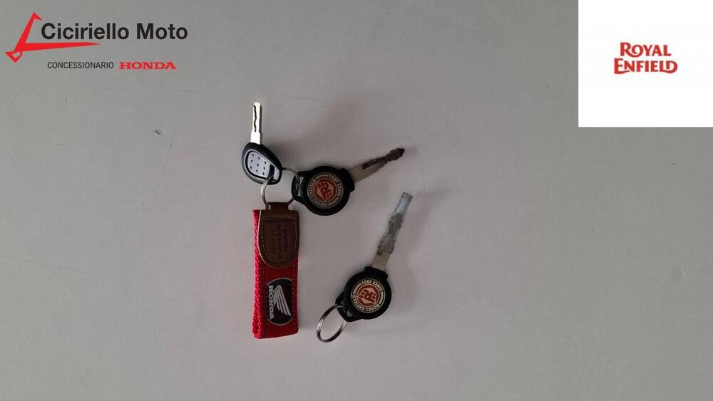 Royal Enfield Himalayan 411 (2021 - 24) (4)