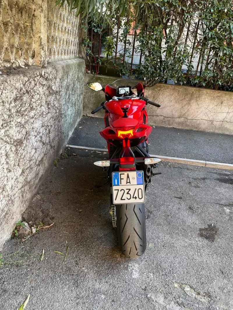MV Agusta F3 800 Rosso (2021 - 23) (5)