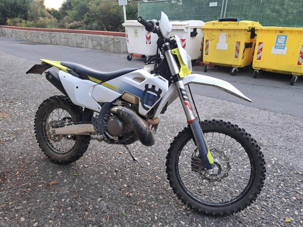 Husqvarna TE 300 (2024) (2)