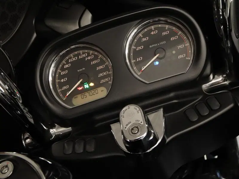 Harley-Davidson 114 Road Glide Ultra (2019) - FLTRXU (14)