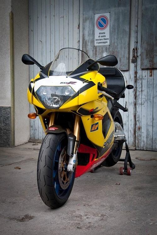 Aprilia RSV 1000 R (2001 - 02) (3)