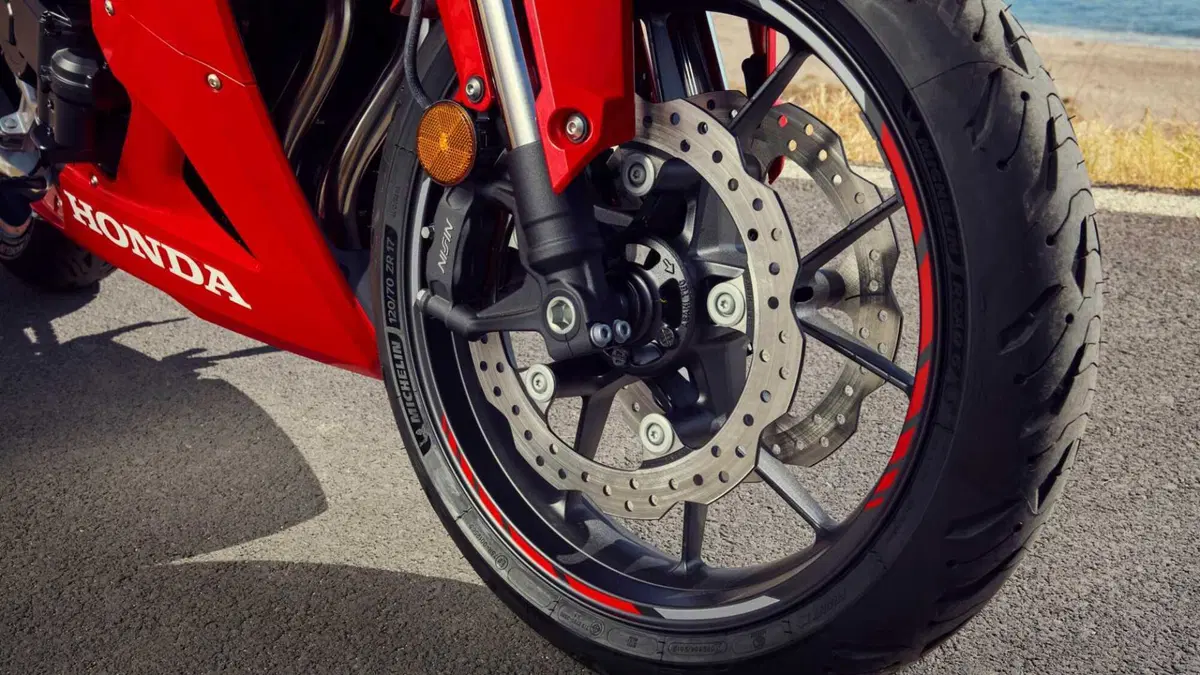 Honda CBR 500 R CBR 500 R (2026) (9)