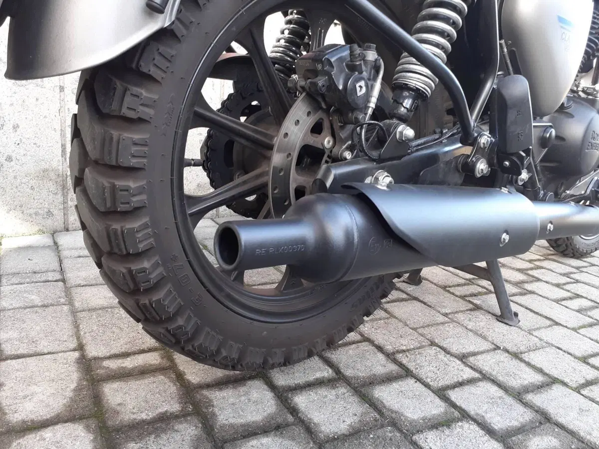 Royal Enfield Classic 350 (2021 - 26) (13)
