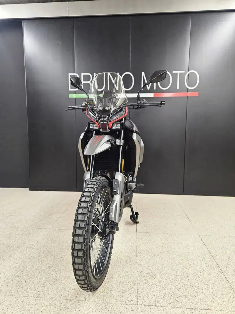 Moto Morini Allthrike 450 (2025 - 26) (3)