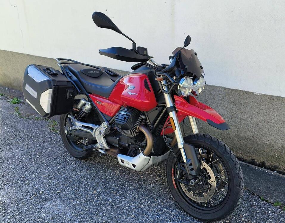 Moto Guzzi V85 TT Travel (2020) (3)