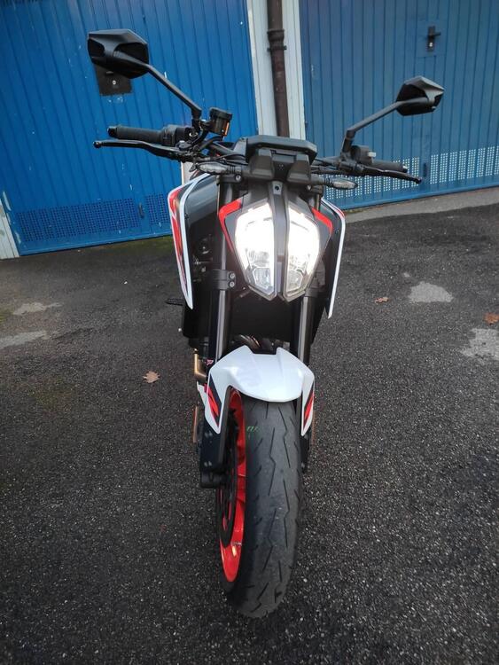 KTM 890 Duke R (2021)