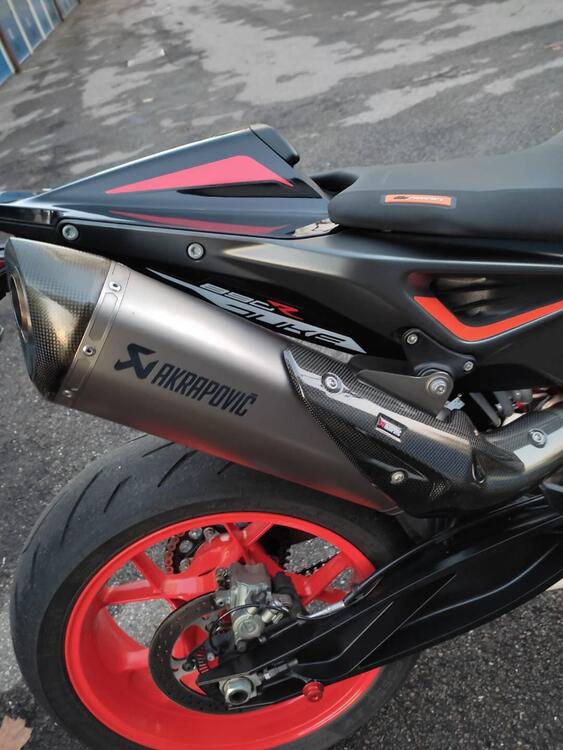 KTM 890 Duke R (2021) (2)