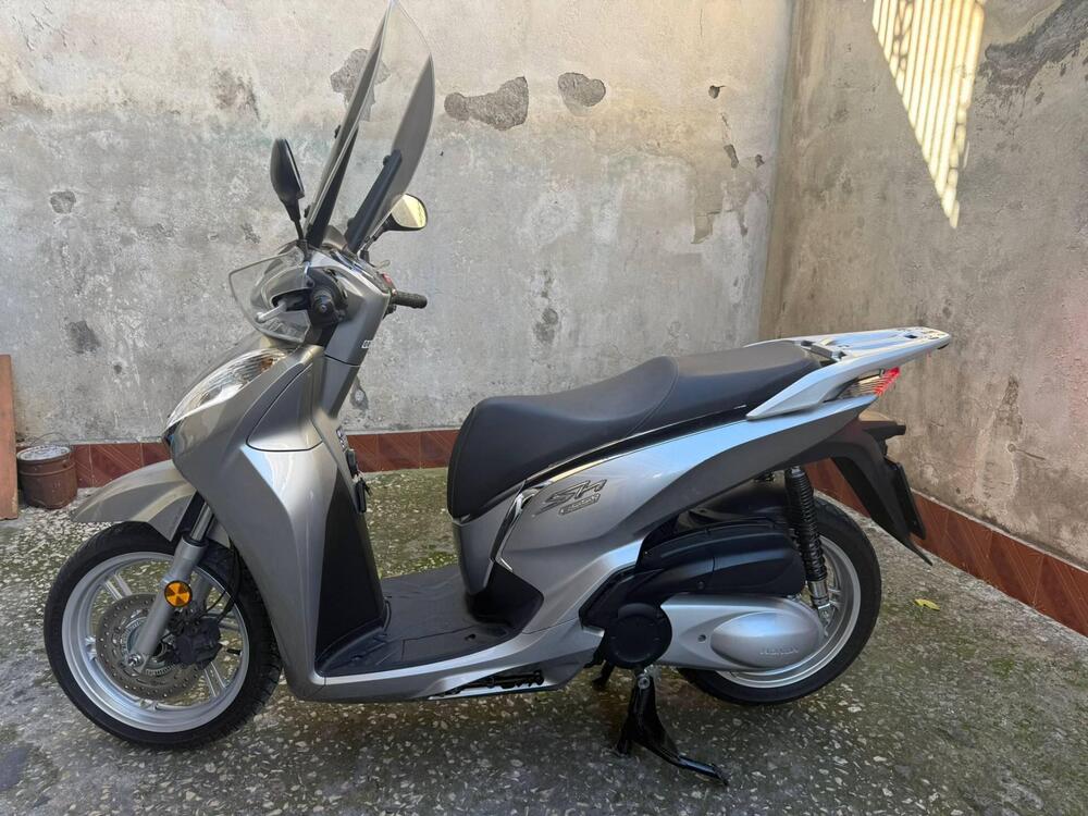 Honda SH 300 i ABS (2016 - 20) (2)