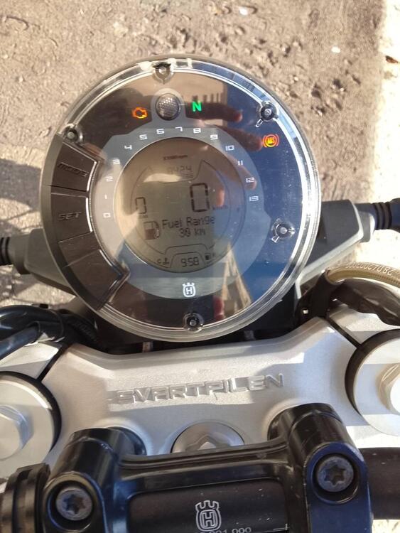 Husqvarna Svartpilen 401 (2018 - 19) (3)