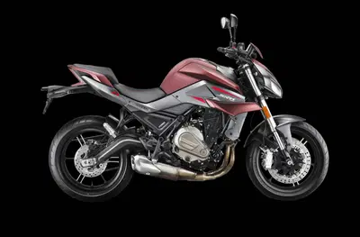 QJ Motor SRK 700 (2023 - 25) nuova