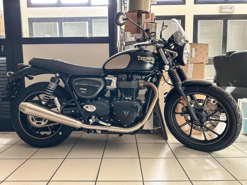 Triumph Street Twin 900 (2021 - 22)