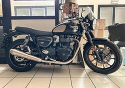 Triumph Street Twin 900 (2021 - 22) usata