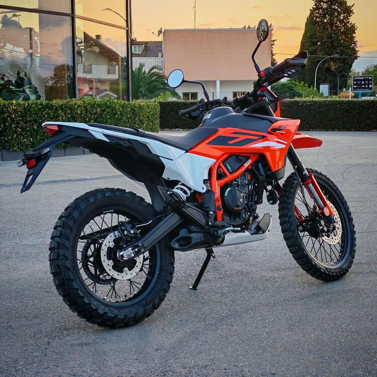 KTM 390 Enduro R (2025 - 26) (2)