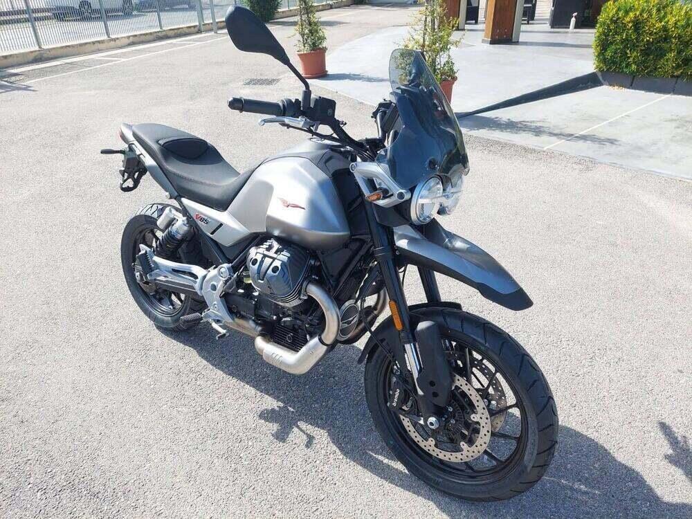 Moto Guzzi V85 TT (2024 - 25) (3)