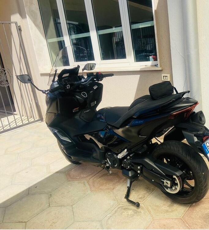Yamaha T-Max 560 Tech Max (2022 - 24) (3)