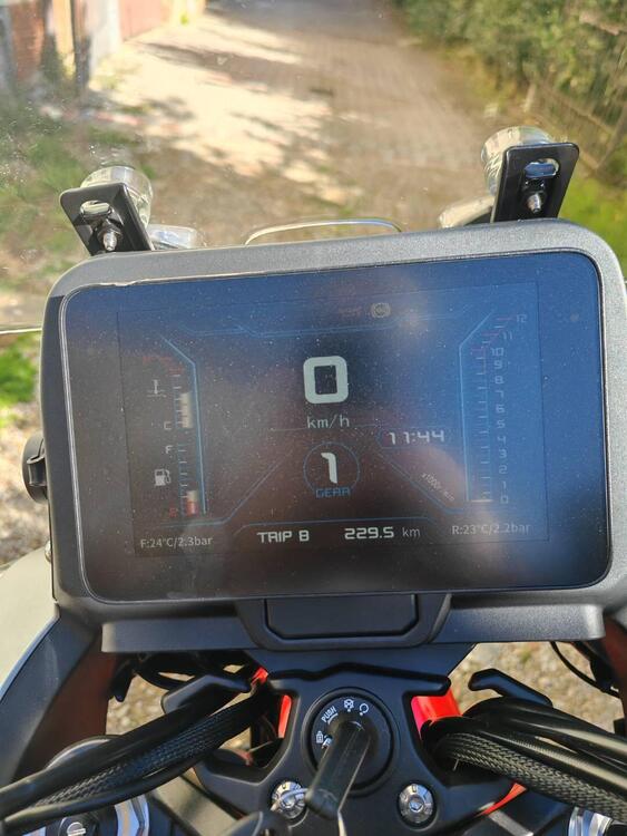 QJ Motor SRT 700 X (2024 - 25) (3)