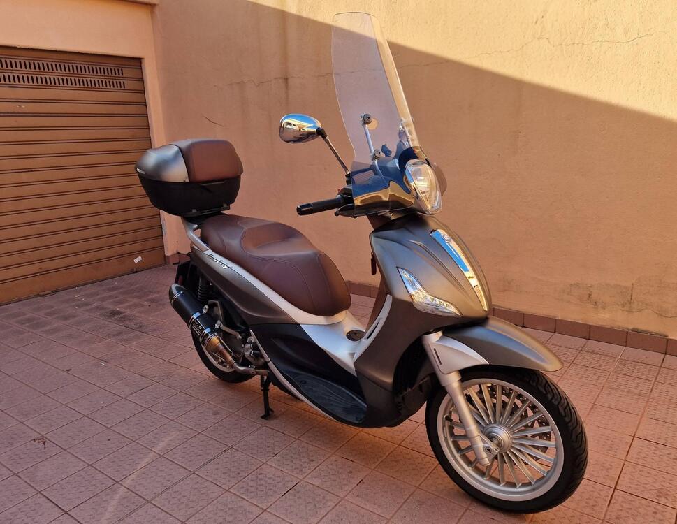 Piaggio Beverly 300 i.e. ABS-ASR (2016 - 20) (3)
