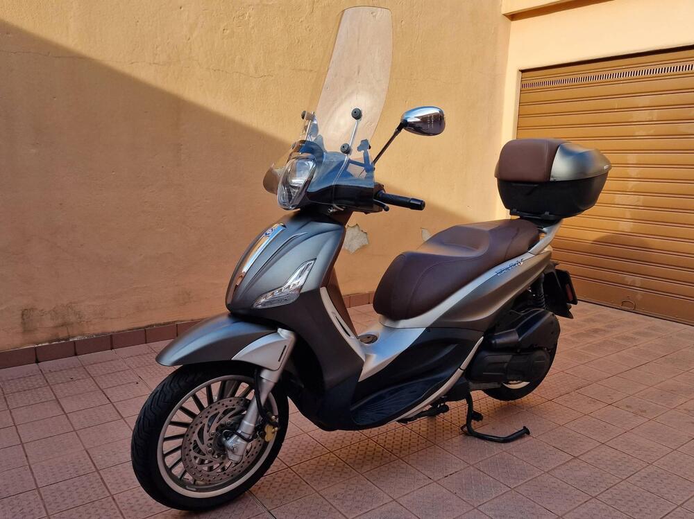 Piaggio Beverly 300 i.e. ABS-ASR (2016 - 20) (4)