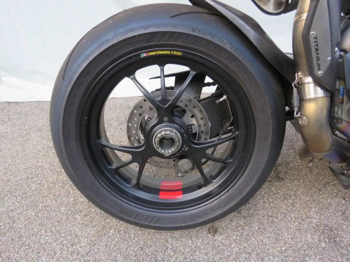 Ducati Panigale V4 R (2023 - 24) (10)