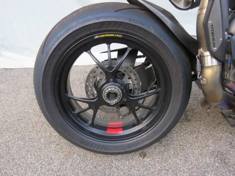 Ducati Panigale V4 R (2023 - 24) (10)