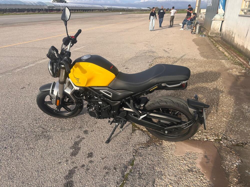 Voge Trofeo 350AC (2022 - 25) (2)