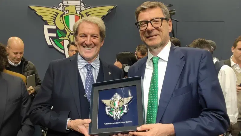 Giancarlo Giorgetti, Ministro dell'Economia, in visita allo stand Federmoto a EICMA