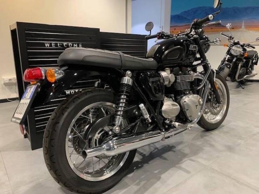 Triumph Bonneville T120 (2021 - 25) (3)