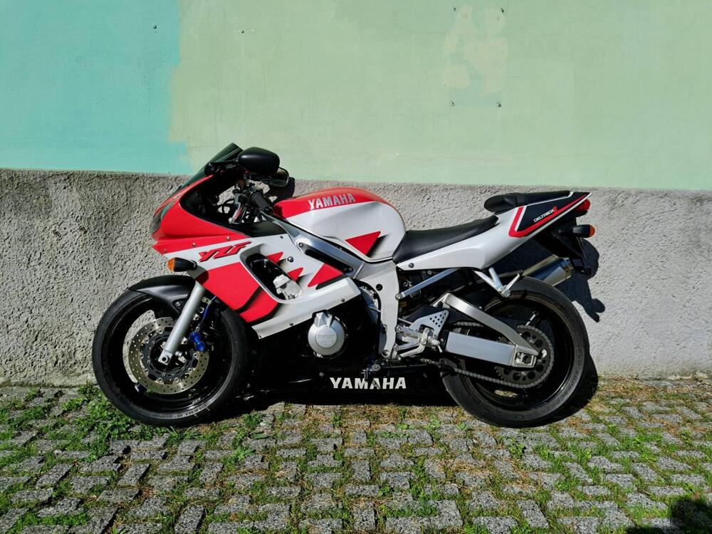 Yamaha YZF R6 (1999 - 00)