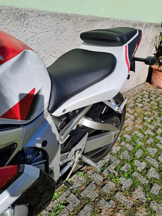 Yamaha YZF R6 (1999 - 00) (5)