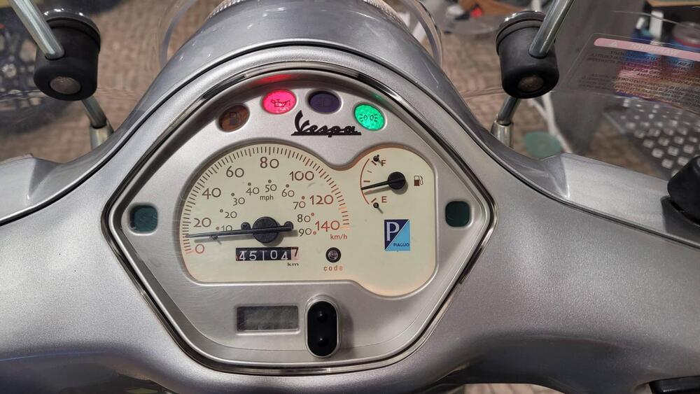 Vespa LX 150 (2005 - 11) (5)