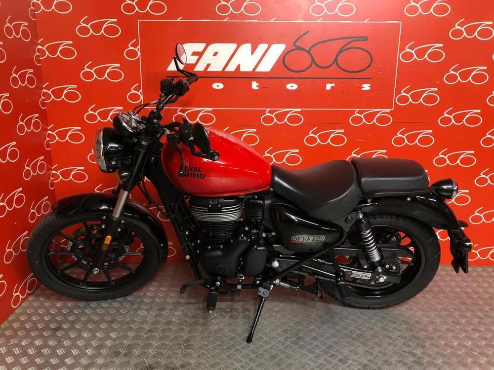 Royal Enfield Meteor 350 Fireball (2021 - 25) (3)