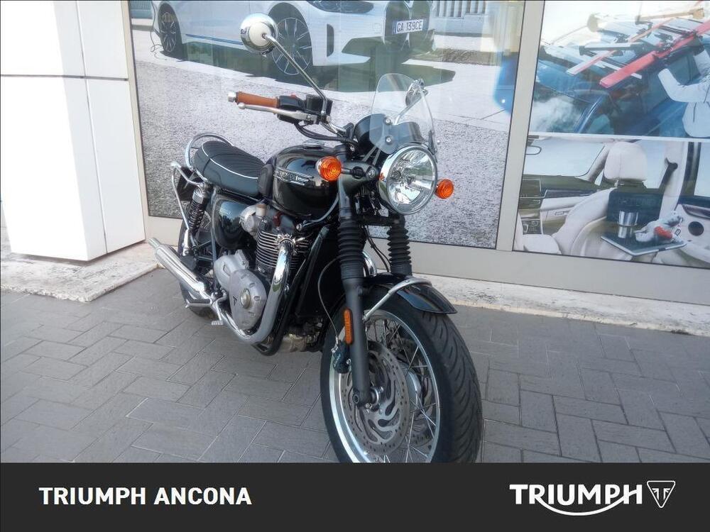 Triumph Bonneville T120 Stealth Edition (2024) (4)