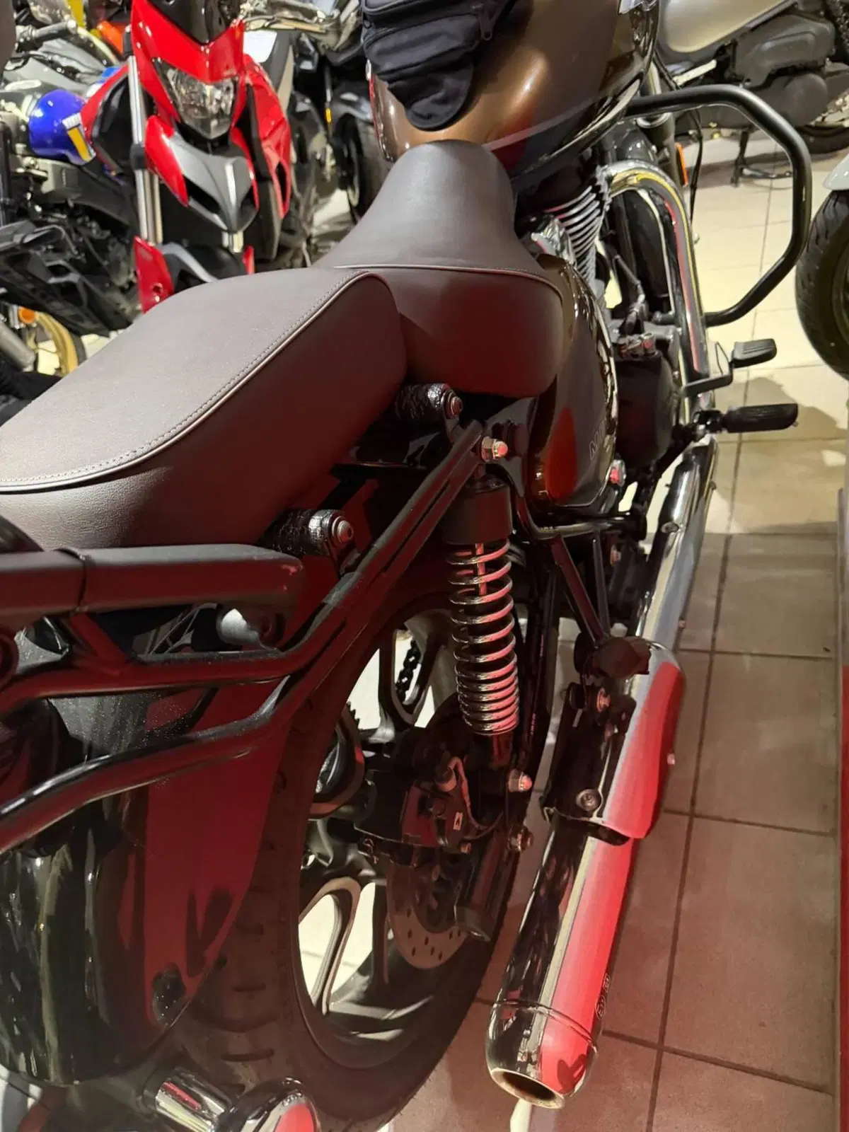 Royal Enfield Meteor 350 (2021 - 26) (4)