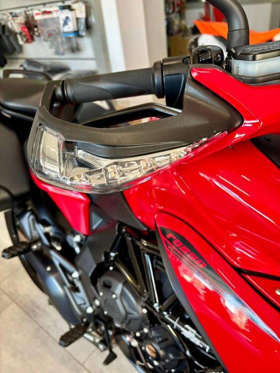 MV Agusta Superveloce 800 (2021 - 25) (2)