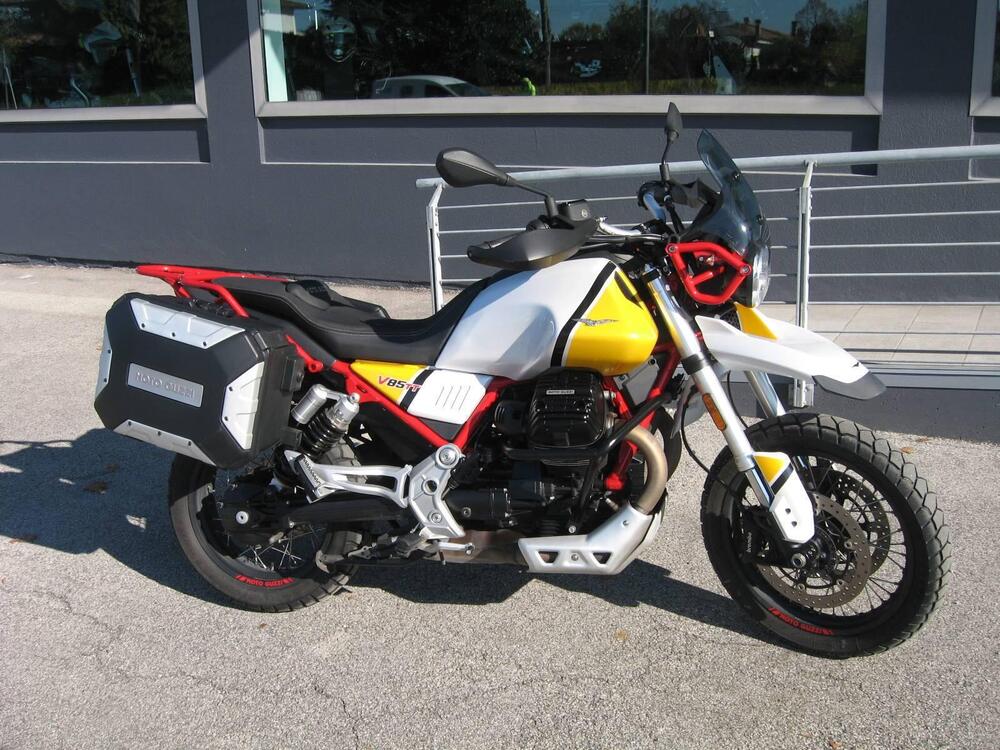 Moto Guzzi V85 TT Evocative Graphics (2019 - 20)