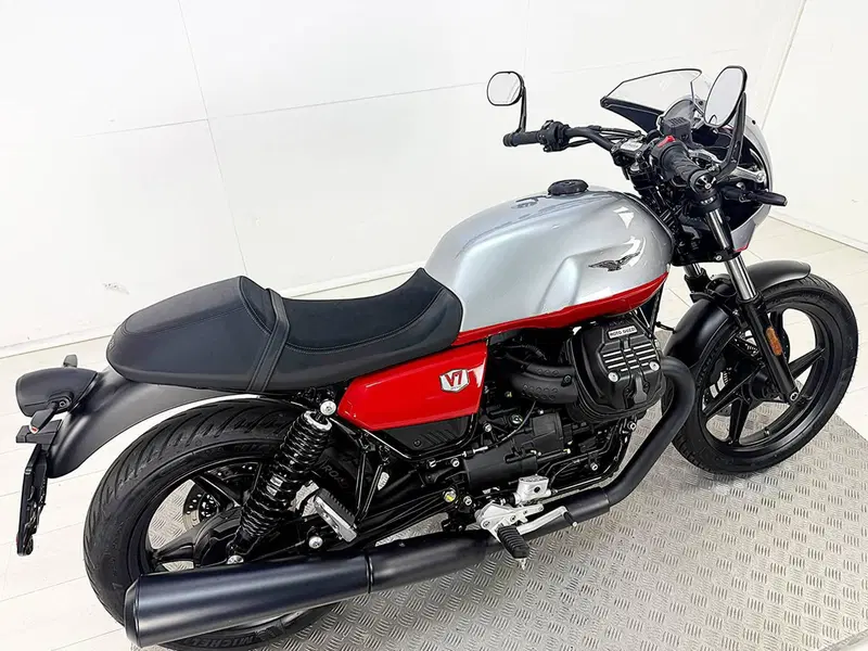 Moto Guzzi V7 Stone Corsa (2023 - 25) (19)
