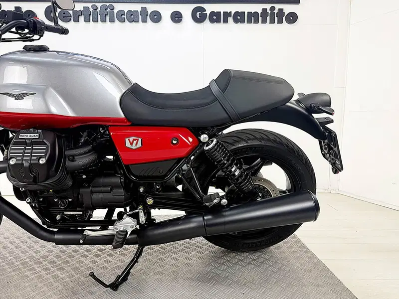 Moto Guzzi V7 Stone Corsa (2023 - 25) (17)