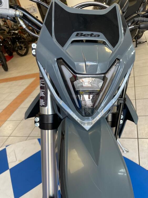 Betamotor RR 125 4T Motard T - X Special Edition (2025) (5)