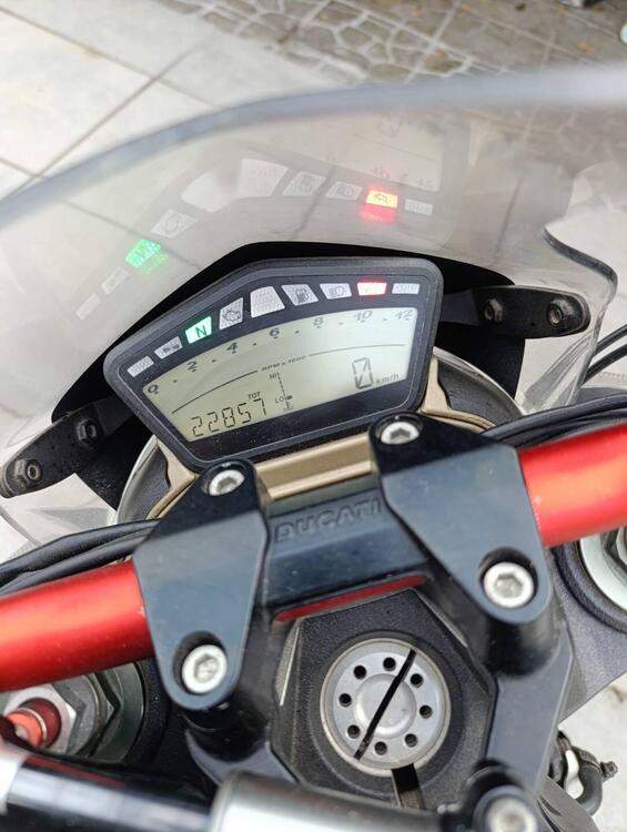 Ducati Streetfighter (2009 - 12) (4)