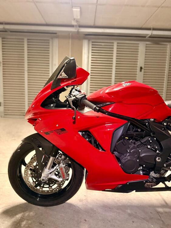 MV Agusta F3 800 Rosso (2021 - 23) (3)