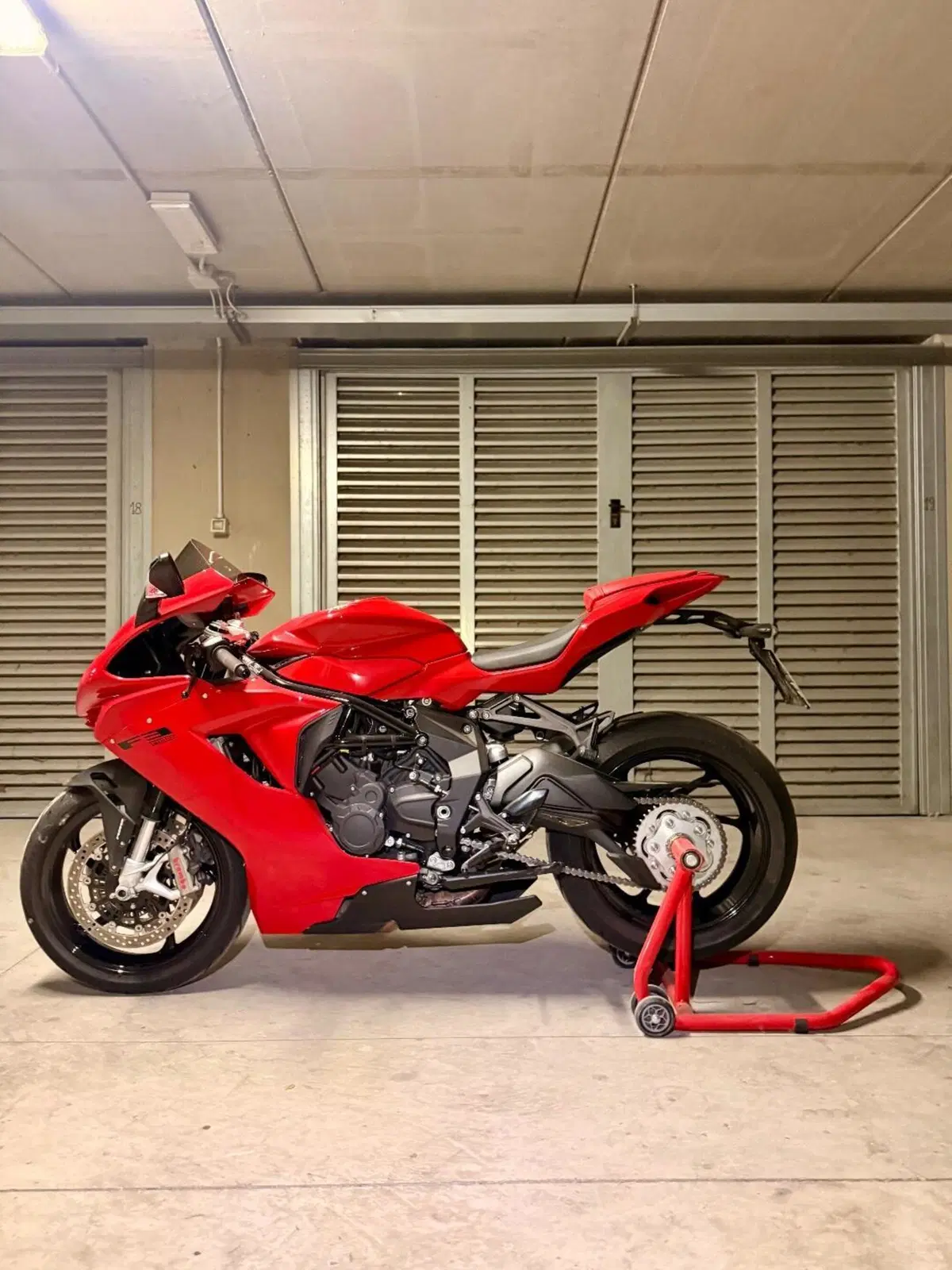 MV Agusta F3 800 Rosso (2021 - 23) (8)