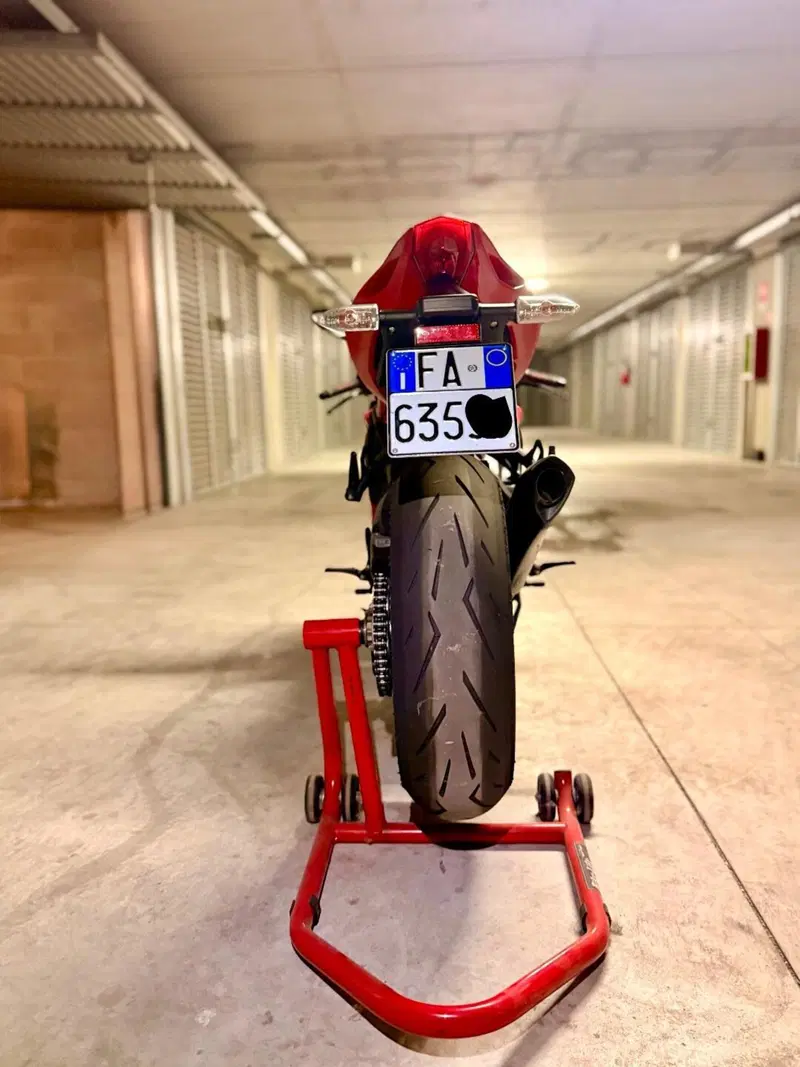 MV Agusta F3 800 Rosso (2021 - 23) (9)