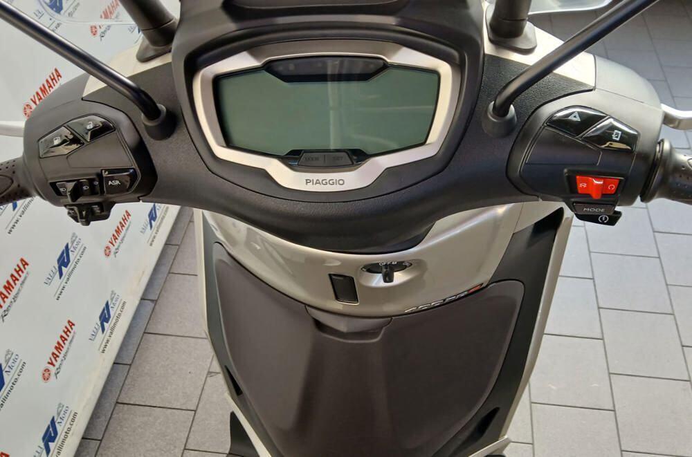 Piaggio Beverly 400 ABS-ASR (2021 - 24) (5)