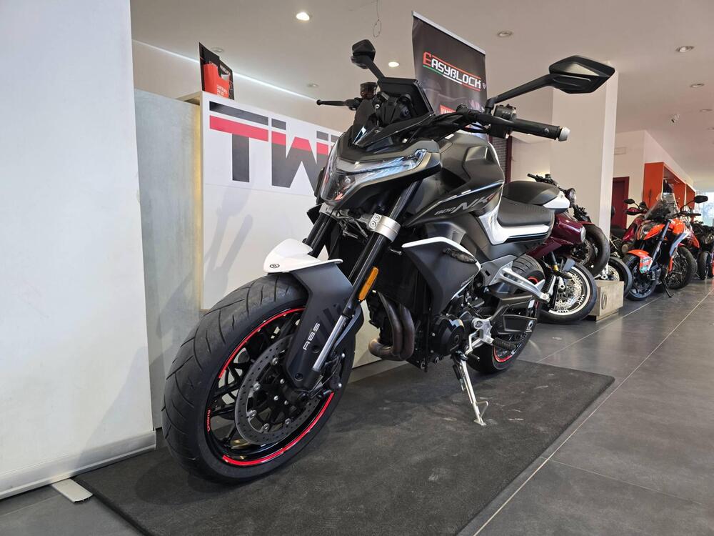 CFMOTO 800NK Advanced (2023 - 25) (3)