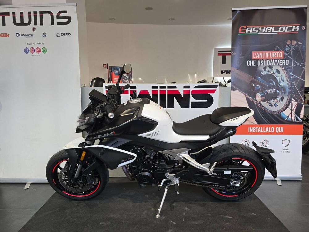 CFMOTO 800NK Advanced (2023 - 25) (4)