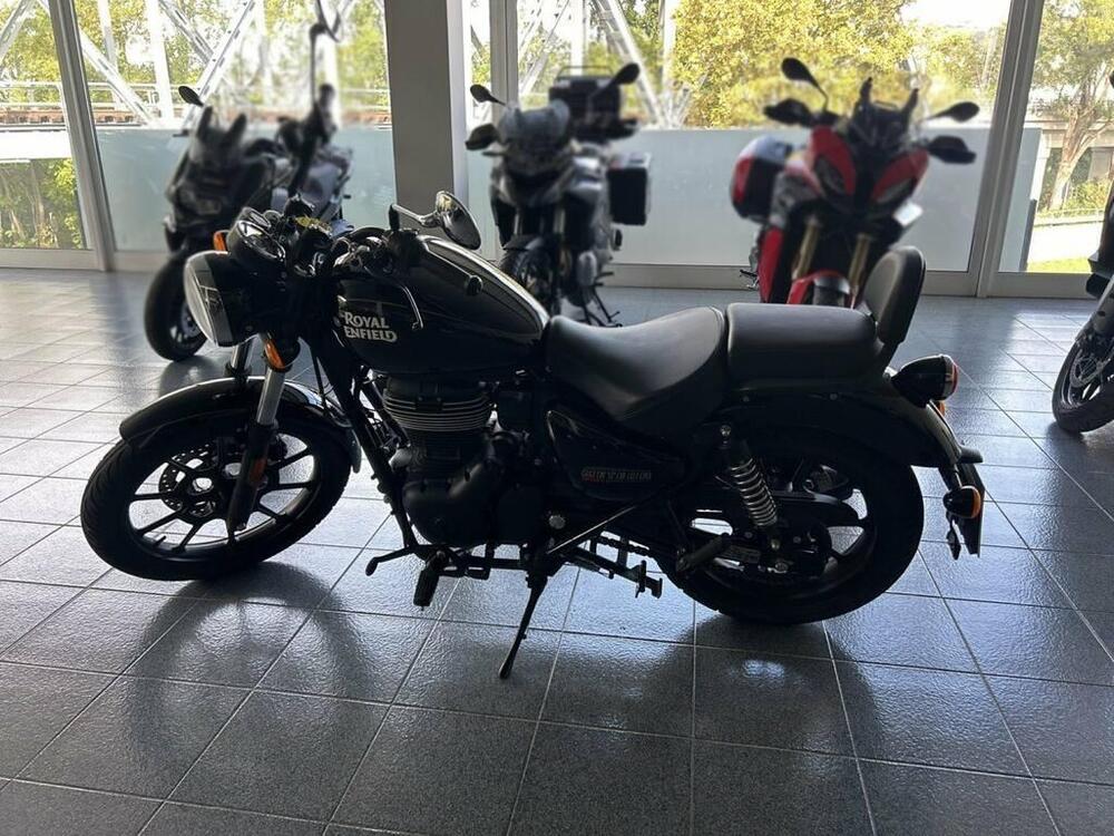 Royal Enfield Meteor 350 Fireball (2021 - 25) (4)