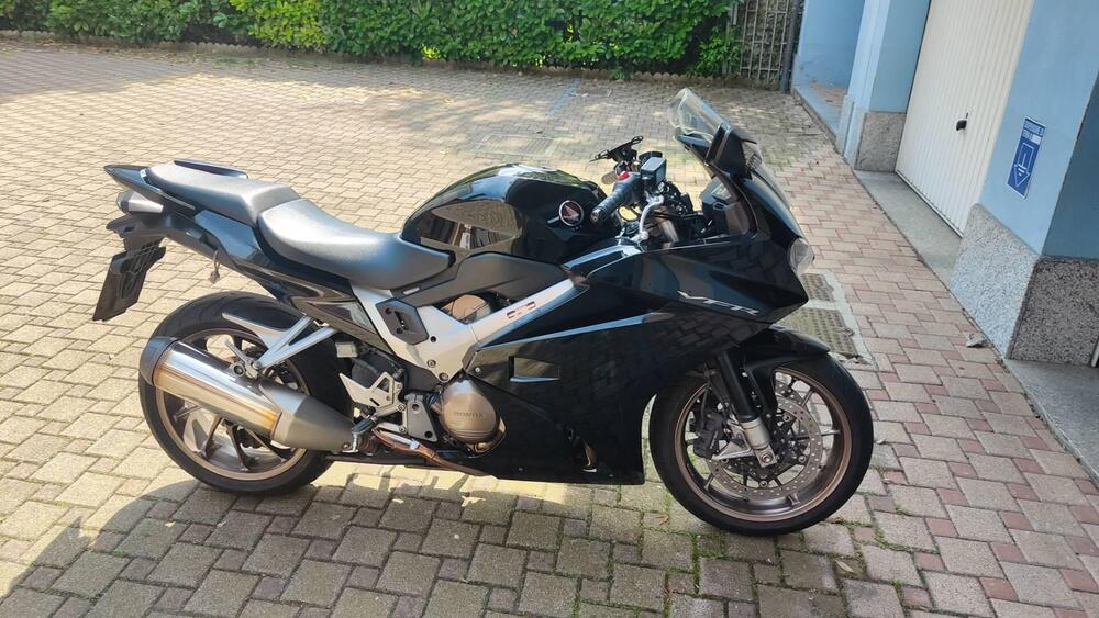 Honda VFR 800 F (2014 - 16)