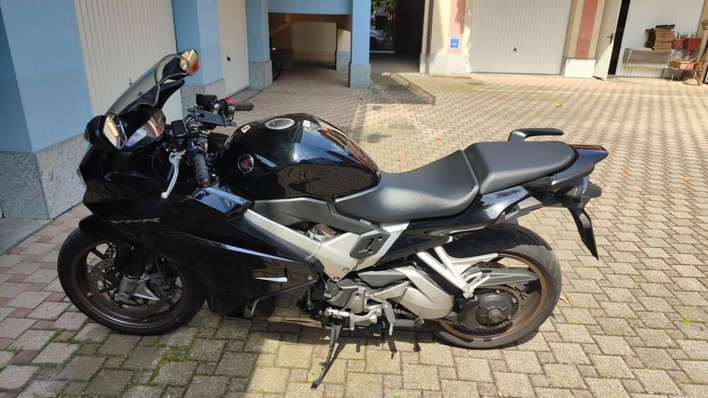 Honda VFR 800 F (2014 - 16) (3)