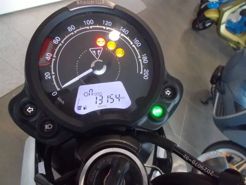 Triumph Speed Twin 900 (2023 - 24) (6)